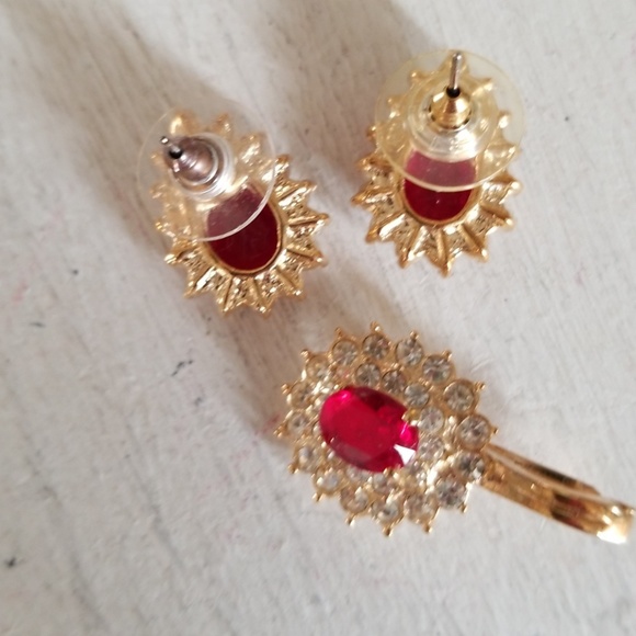 Set - Picture 3 of 3